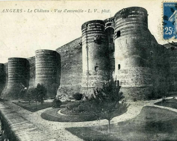 Angers: Château d'Angers Entrance Ticket